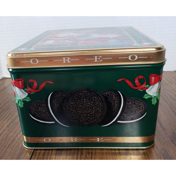 1993 Oreo Cookie Tin Green Unlock the Magic Christmas Morning Santa Tree Vintage - Picture 2 of 10